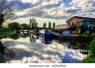 Stenson, Derbyshire / UK - May 11, 2019: River Boats Are Moored In Stenson Marina