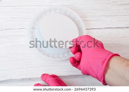 Step by step. How to create a white cement mirror. Step 4 from 12.