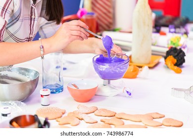 Step By Step. Learning How To Make And Decorate Halloween Cookie Decorating Class.