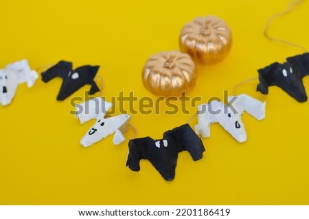 Step by step process. Step 6 - we string the finished figures on a string, the garland is ready. DIY Halloween decorative garland instruction to make with kids. Zero waste concept.