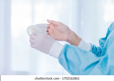 Step Three : Removing Medical Gloves; Glove Process; Protect The Contamination, Step For Removing The Correct Gloves. Biosaftly Of Laboratory.