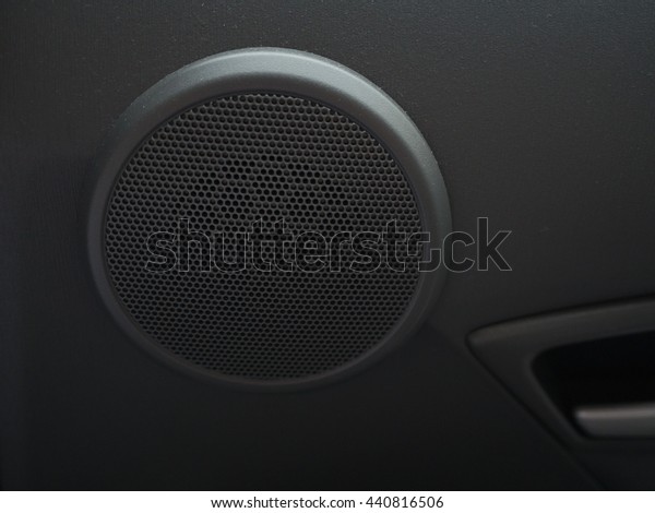 stereo in
car