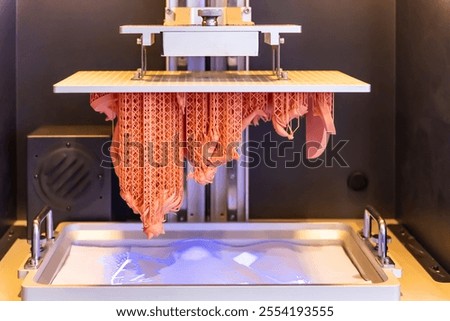 Stereolithography DPL 3d printer create small detail and liquid drips
