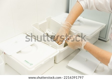 Sterilization process of medical instruments