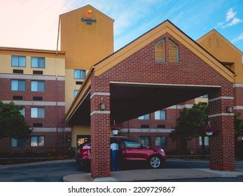 Sterling Heights, Michigan - Sep 10, 2022: Close Up View Of Comfort Inn Hotel Building Exterior