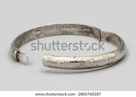Sterling Hinged Bangle With Insert Clasp, Antique 925 Silver Floral Scroll, Hand Chased Hinged Bangle, Etched Floral, Art Nouveau Style, Engraved Flowers Handmade Bracelet, Floral Leaf, Flowers Jewelry, Lightweight Sterling Bracelet, Stacking Bracelet, Engraved Bangle, Layering Bracelet, Ornate Etch Scroll Design, Diamond Cut 925 Silver, Etched Flowers