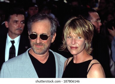 Steven Spielberg And Kate Capshaw At World Premiere Of AI Artificial Intelligence, NY 6/26/2001