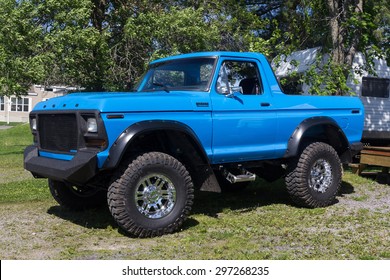 St-Gabriel-de-Brandon, Canada - June 13, 2015: Rebuilt Ford Bronco Ranger 4x4 Blue Modified 1979 On The Grass