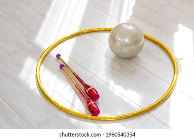 sticks on the background of the ball and the hoop