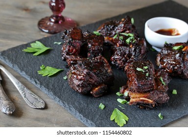 STICKY BEEF SHORT RIBS. Sweet BBQ 