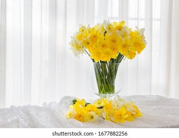 Download Bouquet Flowers Yellow Images Stock Photos Vectors Shutterstock Yellowimages Mockups