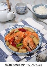 Stir Fried Shrimp With Asparagus, Leek, Chili And Garlic. 