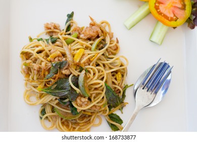 Stir-fried spicy spaghetti, also known as drunken spaghetti or P