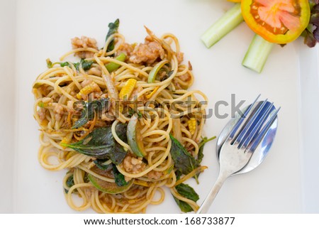 Stir-fried spicy spaghetti, also known as drunken spaghetti or P