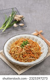 stir-fry Vermicelli Rice Noodles Cantonese Style in Casserole