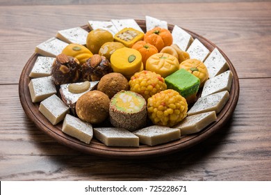 13,420 Mixed indian sweets Images, Stock Photos & Vectors | Shutterstock