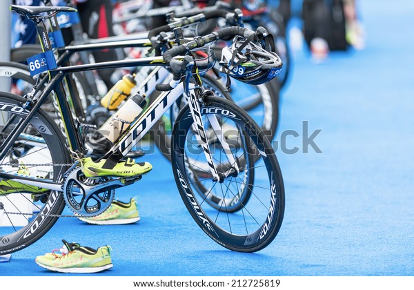 blue triathlon bikes