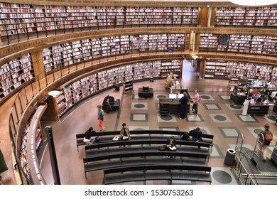 STOCKHOLM, SWEDEN - AUGUST 22, 2018: People visit the rounded building of Stockholm Public Library (Stadsbiblioteket). The library was opened in 1928. - Shutterstock ID 1530753263