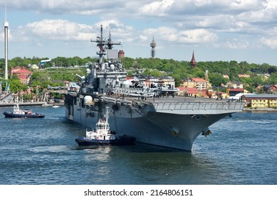 STOCKHOLM, SWEDEN JUNE 5, 2022: USS Kearsarge Leaving Stockholm.