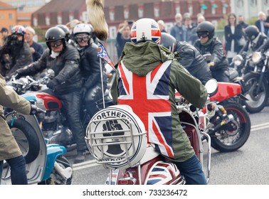 Mod Afbeeldingen, stockfoto's en vectoren  Shutterstock