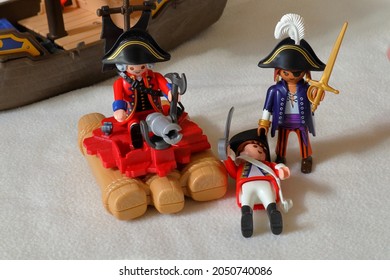  Stockholm, Sweden. September 04, 2021. Playmobil Pirates With British Redcoats Soldiers. One Man Down. White Background.