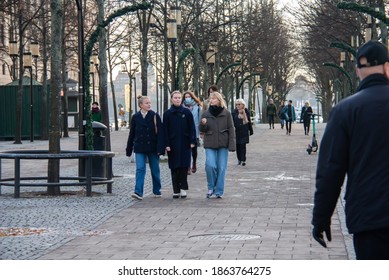 Stockholm-Sweden - November 2020: A View On The Brigid Nilsson Alley And Walking People In The Kungsträdgården Park During Pandemic Of Coronavirus. Selected Focus.