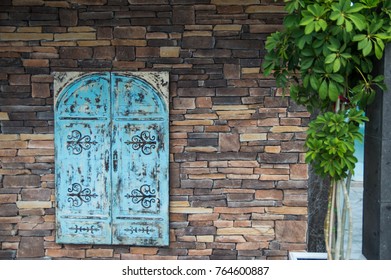 Stone and brick wall