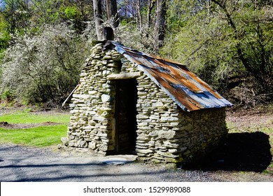 Stone Hut In Historic Chinese Settlement During Gold Rush In Year 1867-8 In Arrowtown New Zealand 