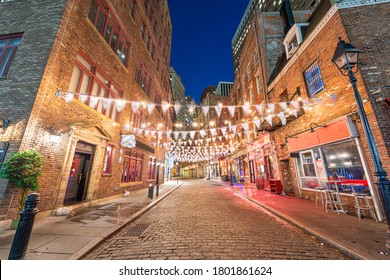 Stone Street, New York City, USA Restaurant District At Night.