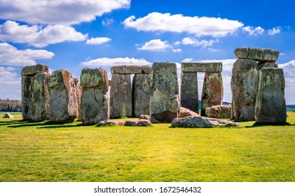 Stonehenge, an ancient prehistoric stone monument near Salisbury, England. Archaeologists believe it was constructed from 3000 to 2000 BC and it is an Unesco World Heritage Site.