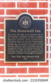 Stonewall Inn Memorial Plaque With An Inscription In Memory Of The Stonewall Riots In Greenwich Village In 1969. - New York, USA, 2022