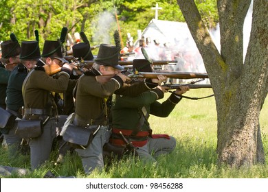 STONEY CREEK, ONTARIO, CANADA - JUNE 6 : Battle Scene During A War Of 1812 Re-enactment At Stoney Creek Ontario Canada, June 6, 2011