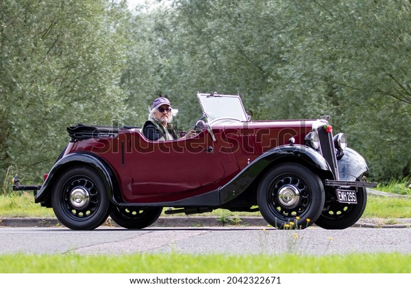 Stony Stratford, Bucks, UK Aug 29th 2021. 1936 Morris\
vintage car