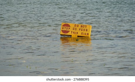 Stop Do Not Pass Sign Water Stock Photo 276888395 | Shutterstock