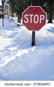 885 Snow covered stop sign Images, Stock Photos & Vectors | Shutterstock