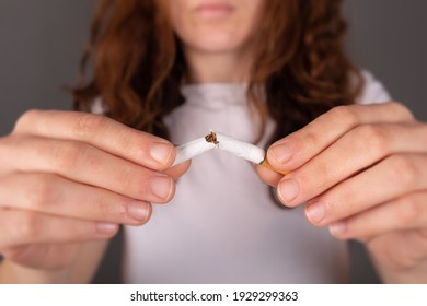 煙草 女性 手 High Res Stock Images Shutterstock