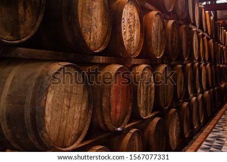 Storage of multiple drink barrels