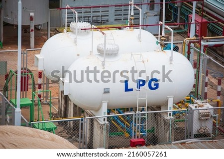 Storage two of gas LPG in the horizontal tanks and pipeline.