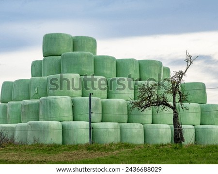 Storing straw and silage bales outside