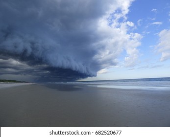 Storm coming in on Playa Linda Beach