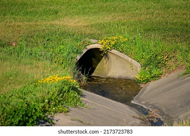 1,554 Runoff pipe Images, Stock Photos & Vectors | Shutterstock