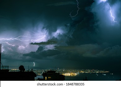 雷 背景 の写真素材 画像 写真 Shutterstock