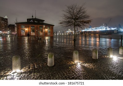 Storm Xaver floods the Port of Hamburg