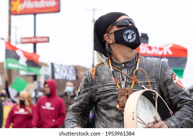 St.Paul, Minnesota United States, 04-11-2021: Native American Man Playing The Drums At A George Floyd And Justin Teigen Protest.