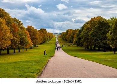 The straight path that links Windsor Castle with Snow Hill in Windsor Great Park is known as The Long Walk. Windsor 03/10/2020 England