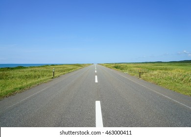 118,222 A straight road Images, Stock Photos & Vectors | Shutterstock