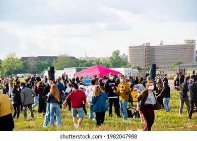 Straight Thinkers Organized A Rave On The Tempelhofer Feld On The 29.05.21 In Berlin. For This They Have Developed A Protection Concept.