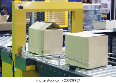 Strapping Machine for Industrail Packaging Line