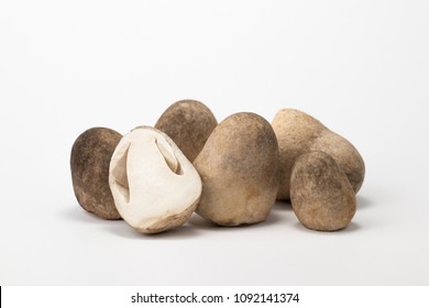 Straw Mushroom White BG