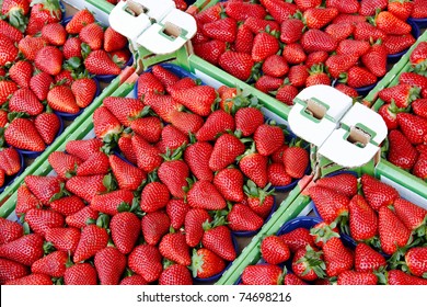 	Strawberries in boxes.